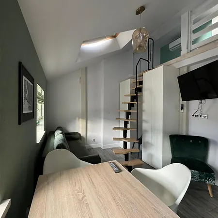 Forest Nook Main Square Loft Krakov