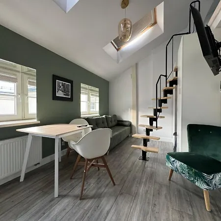 Forest Nook Main Square Loft